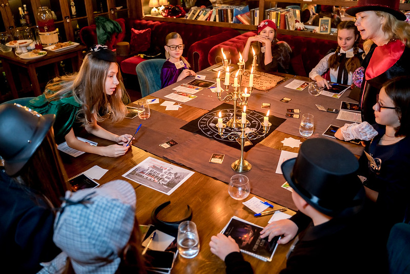 Как отметить 8 Марта в школе: праздничное украшение класса в generalCities.Великом Новгороде